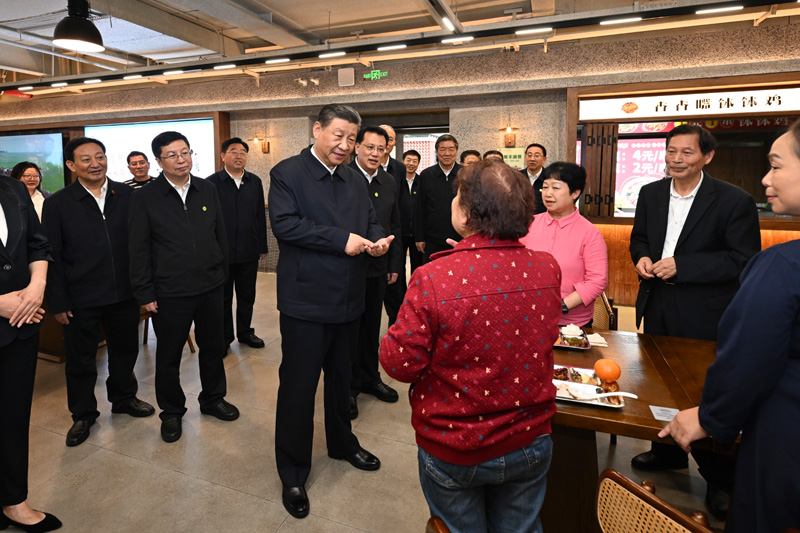 習近平在重慶考察時強調(diào)
進一步全面深化改革開放
不斷譜寫中國式現(xiàn)代化重慶篇章
蔡奇陪同考察「相關圖片」