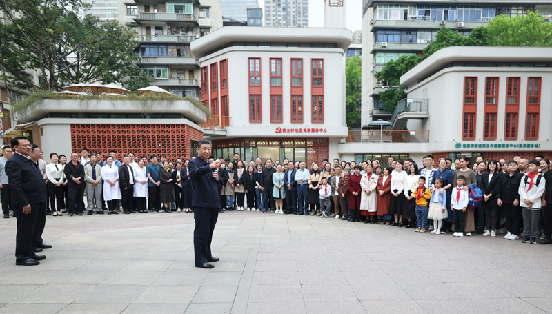 習近平在重慶考察時強調(diào)
進一步全面深化改革開放
不斷譜寫中國式現(xiàn)代化重慶篇章
蔡奇陪同考察「相關圖片」